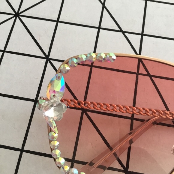 Womens Rhinestone Embellished Sunglasses - Picture 3 of 6